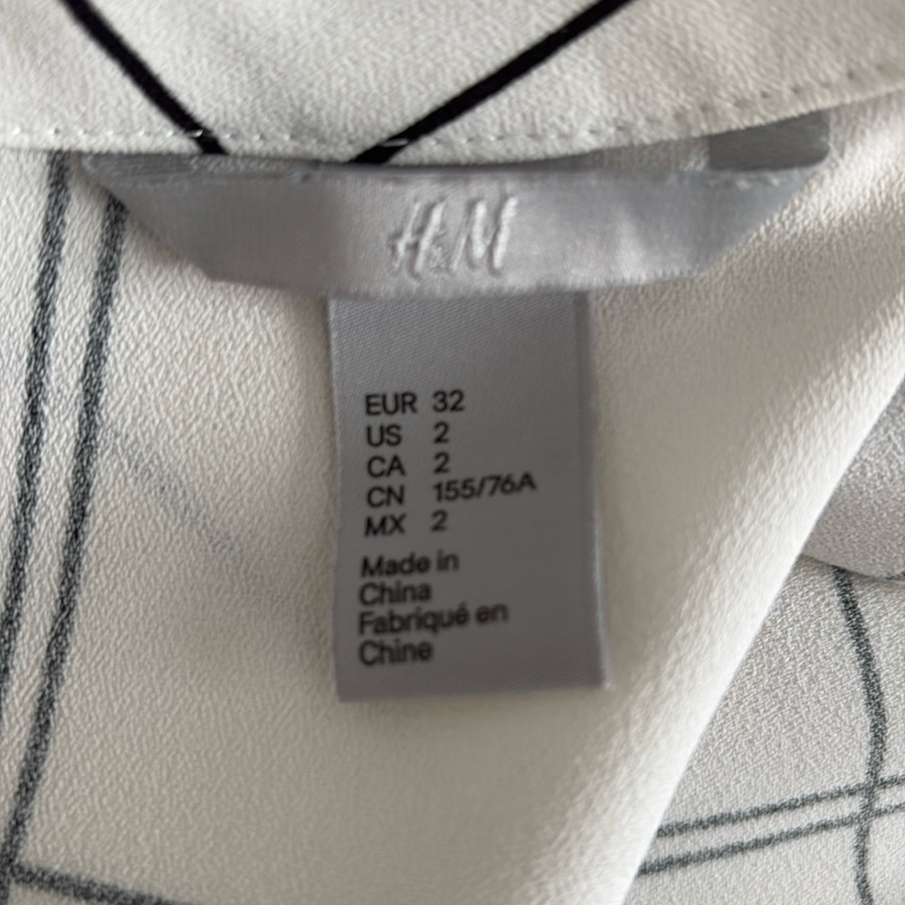 H&M Blouse - Picture 4 of 4